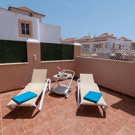 Lightbooking Esmeralda Piscina Privada Holiday home *